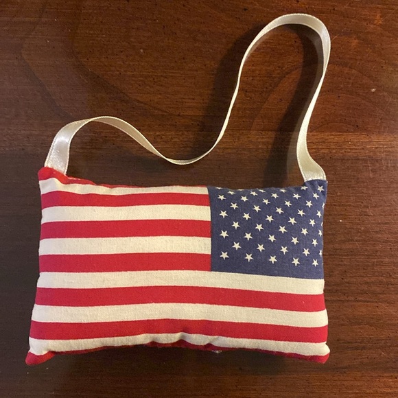 🎉HP🎉Handmade Vintage American Flag Ornament - Picture 2 of 5